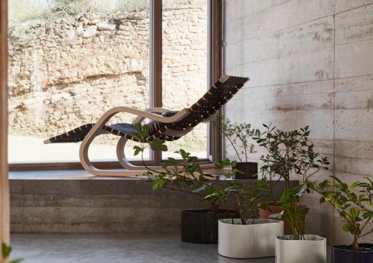 Шезлонг от фабрики Artek модель 282 008 4