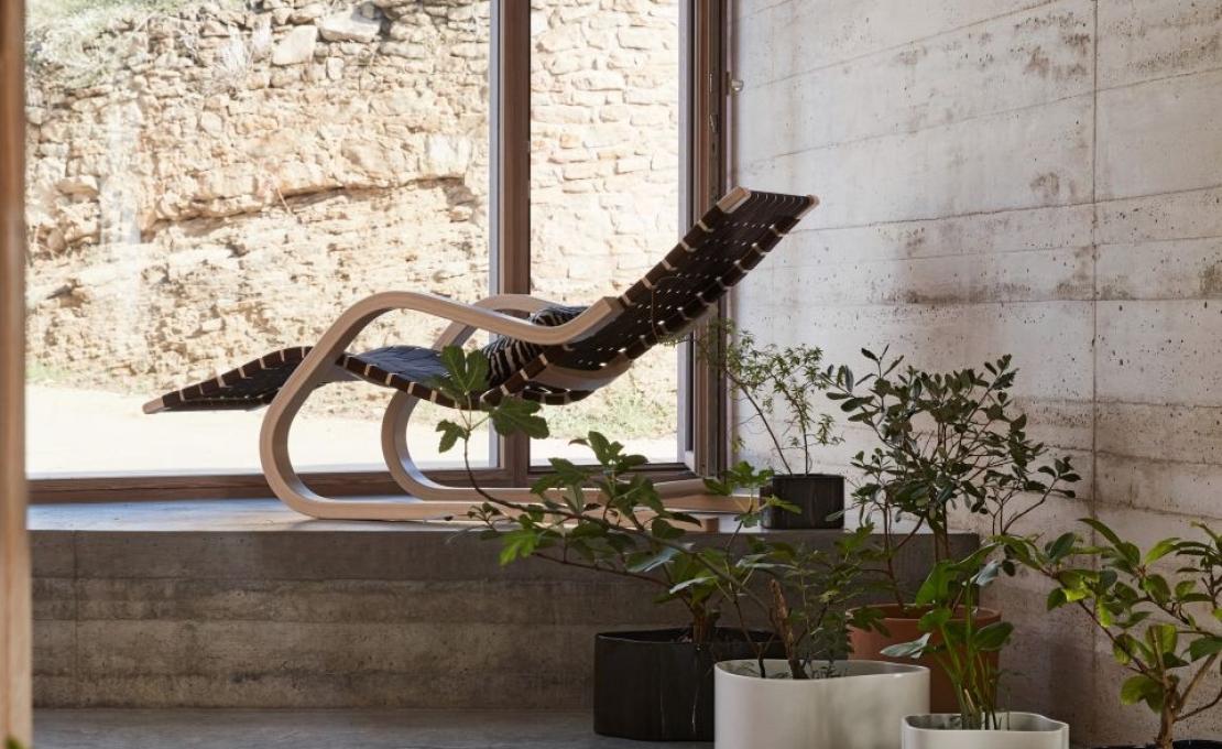 Шезлонг от фабрики Artek модель 282 008 4