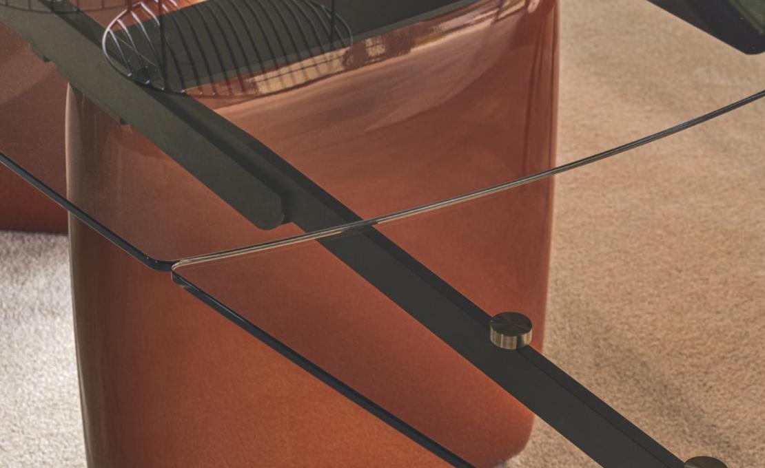 Стол RIVERSTONE фабрики Calligaris - дизайн Gino Carollo