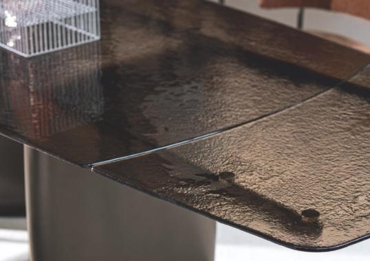 Стол RIVERSTONE фабрики Calligaris - дизайн Gino Carollo