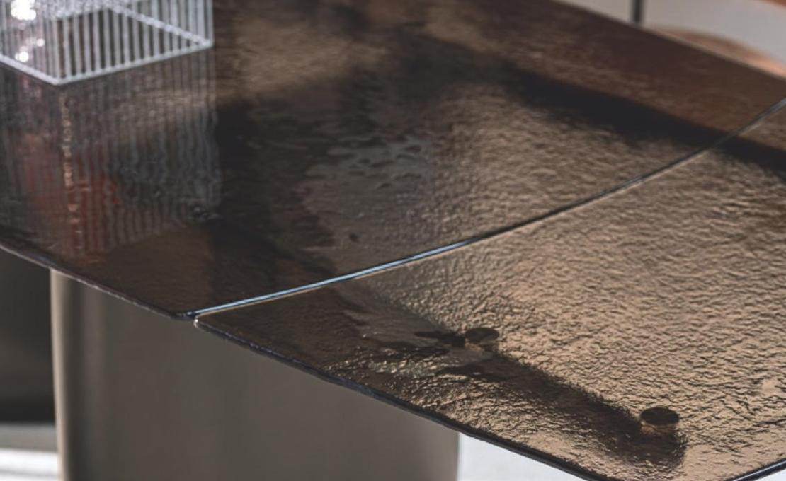 Стол RIVERSTONE фабрики Calligaris - дизайн Gino Carollo