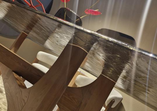 Стол модель NOGU фабрики Calligaris - дизайн Gabriele e Oscar Buratti