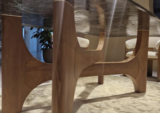 Стол модель NOGU фабрики Calligaris - дизайн Gabriele e Oscar Buratti