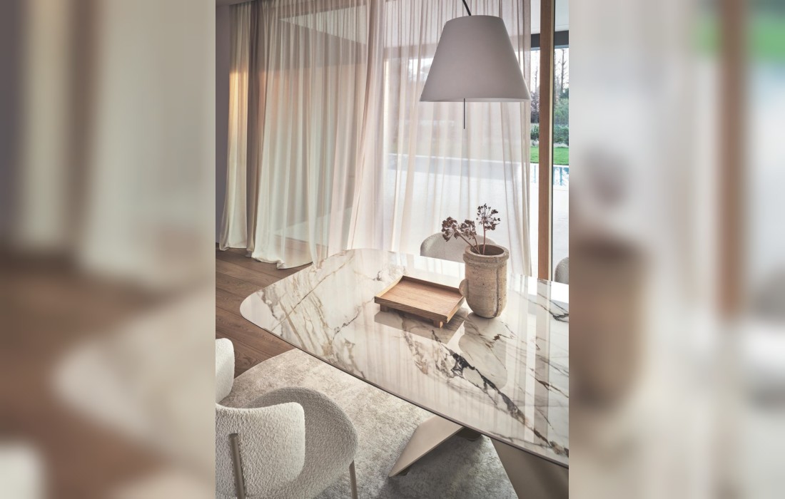 Стол AXIOM фабрики Calligaris - дизайн Studio Zest