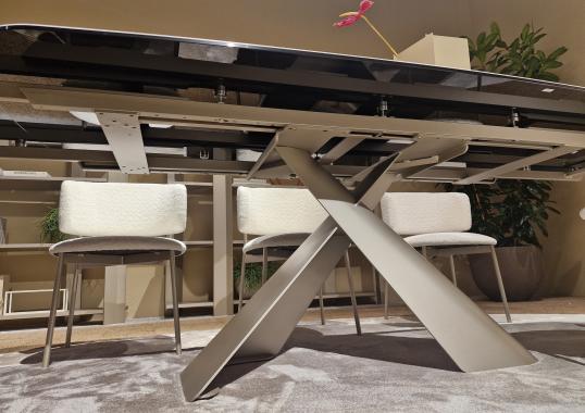 Стол AXIOM фабрики Calligaris - дизайн Studio Zest