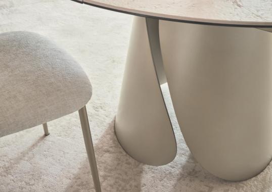 Стол TANGO фабрики Calligaris - дизайн Studio Zest