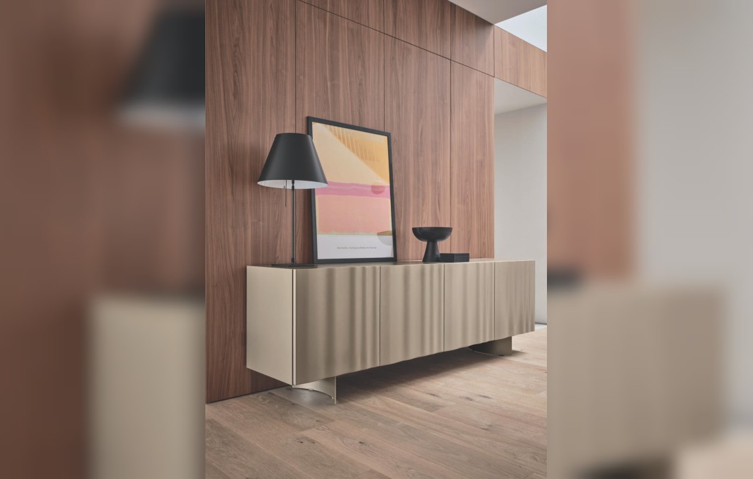 Комод модель VELO фабрики Calligaris - дизайн Michele Menescardi