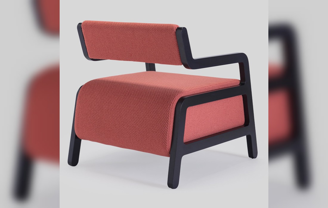 Кресло для отдыха от фабрики Livoni 1895 модель Moki Red Lounge Chair