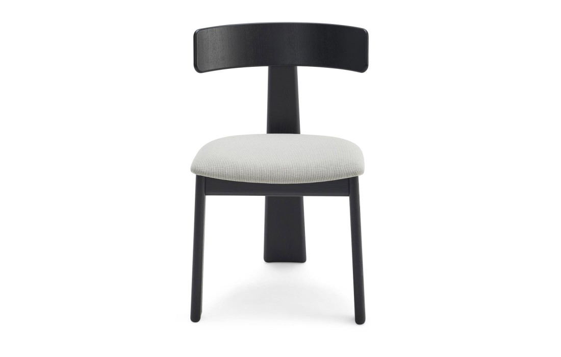 Стул от фабрики Livoni 1895 модель Theo Black Chair Balutto Associati Design
