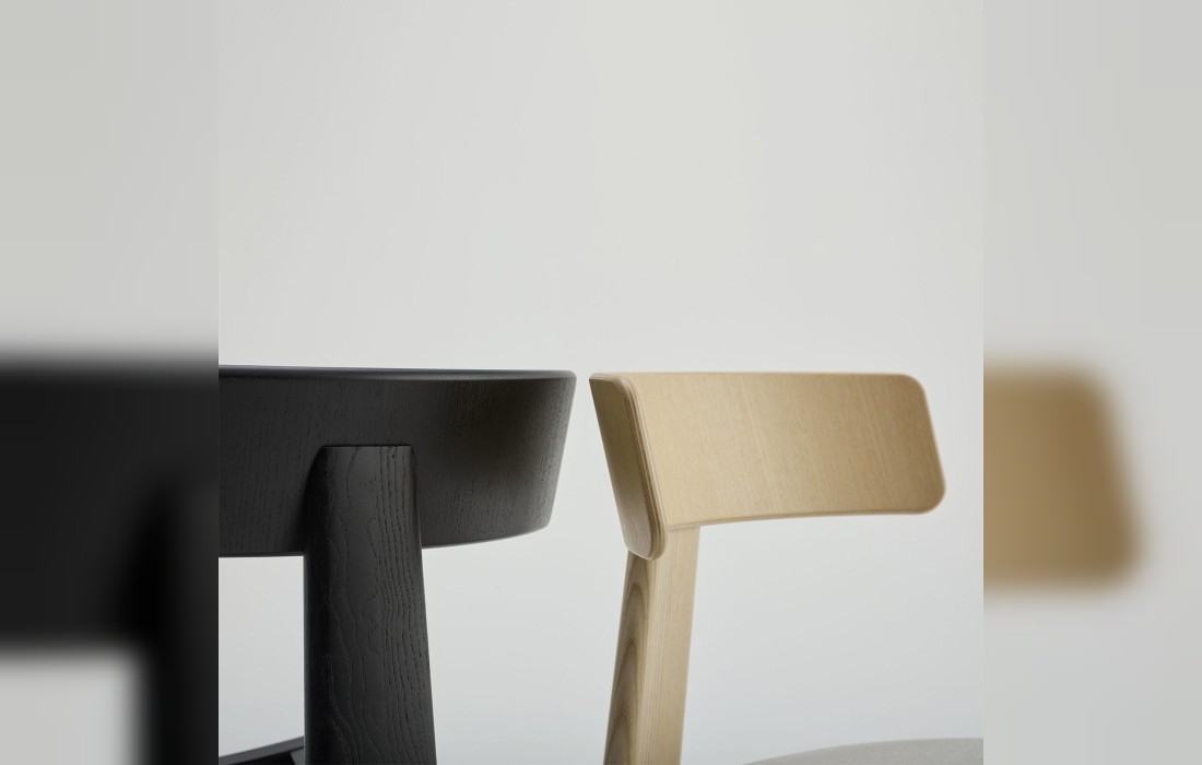 Стул от фабрики Livoni 1895 модель Theo Black Chair Balutto Associati Design