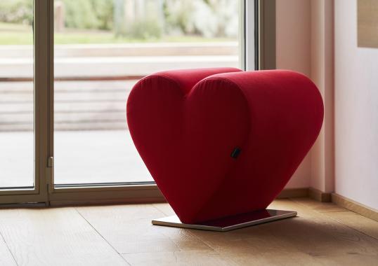 Кресло Love фабрики Opinion Ciatti - дизайн Joel Escalona