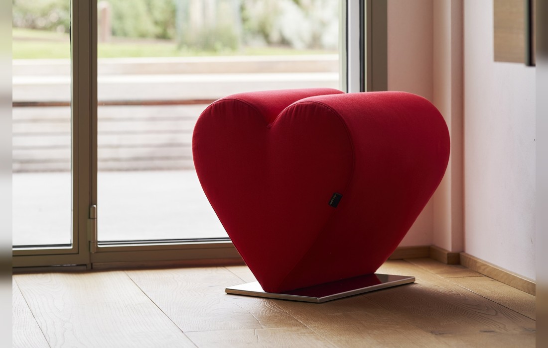 Кресло Love фабрики Opinion Ciatti - дизайн Joel Escalona