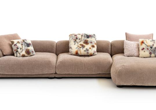 Диван модель Me-Time фабрики Moroso - дизайн García Cumini