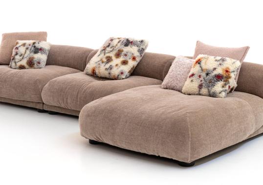 Диван модель Me-Time фабрики Moroso - дизайн García Cumini