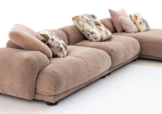 Диван модель Me-Time фабрики Moroso - дизайн García Cumini
