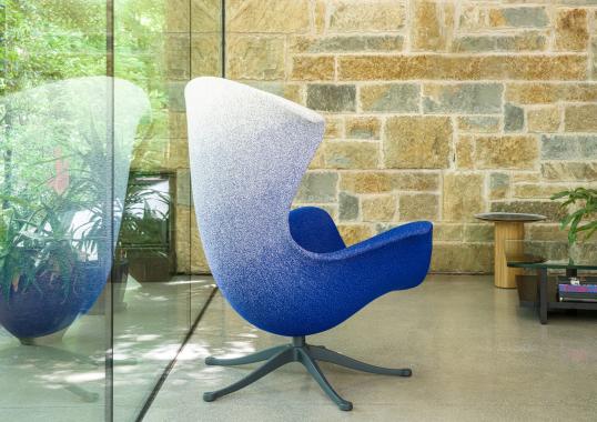 Кресло модель One Page фабрики Moroso - Ron Arad