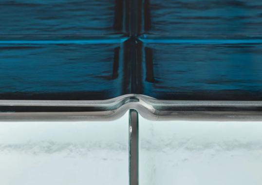 Стол модель Glacier фабрики Glas Italia - Patricia Urquiola