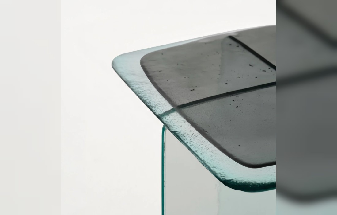Стол модель Glacier фабрики Glas Italia - Patricia Urquiola