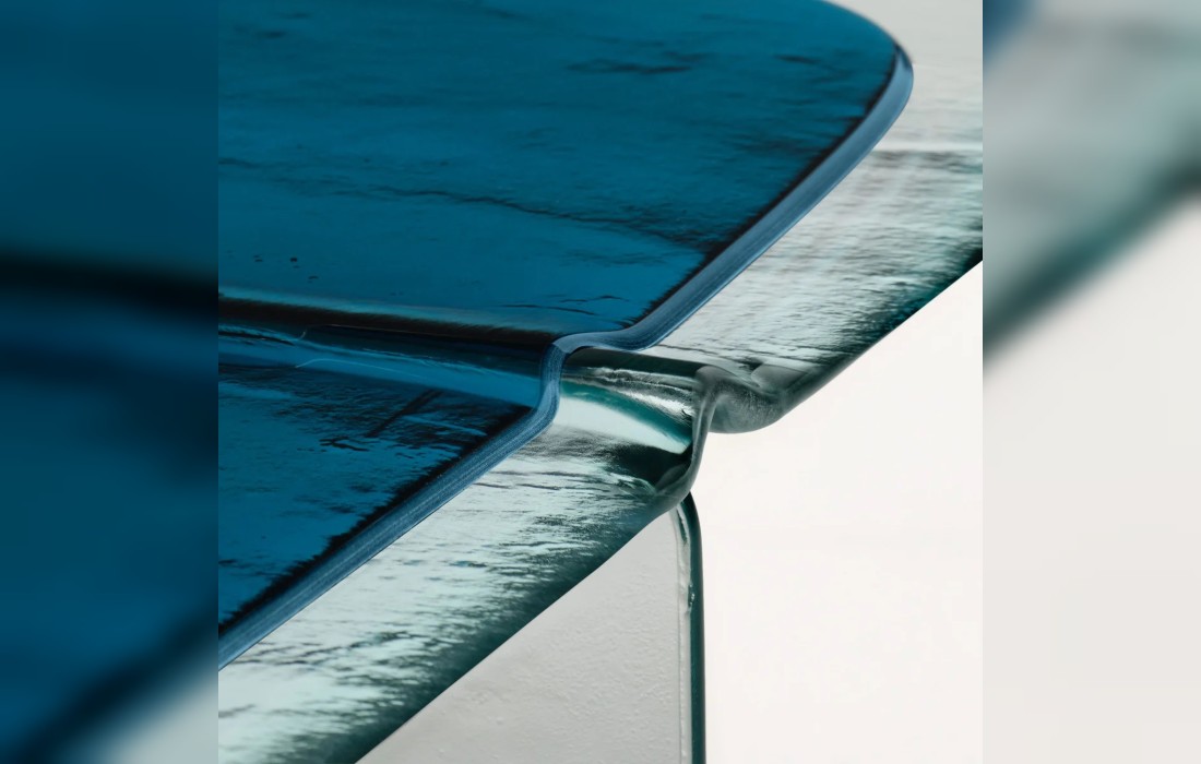 Стол модель Glacier фабрики Glas Italia - Patricia Urquiola