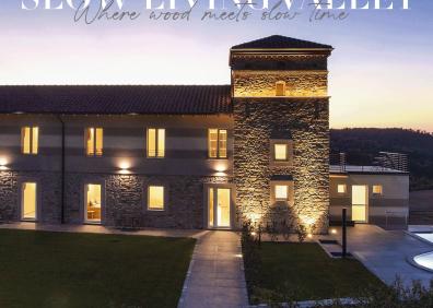 Гармония дерева Riva 1920 в интерьере Hemanaire Slow Living Valley