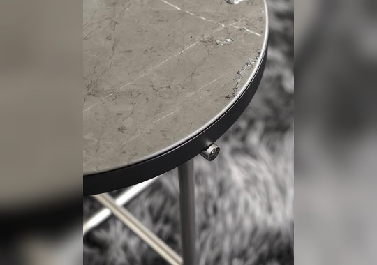 Трехместный диван и консольный столик Torii от Minotti