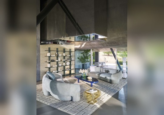Диван коллекция Dudet Bold фабрики Cassina — дизайн Патрисии Уркиолы