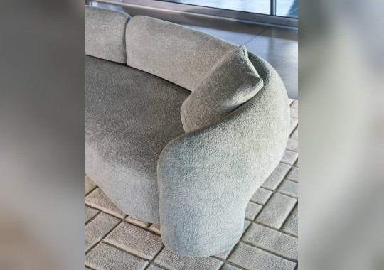 Диван коллекция Dudet Bold фабрики Cassina — дизайн Патрисии Уркиолы