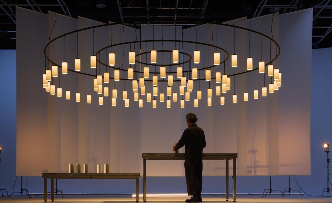 Подвесной светильник от фабрики Santa&Cole модель Cirio Circular Suspension Lamp