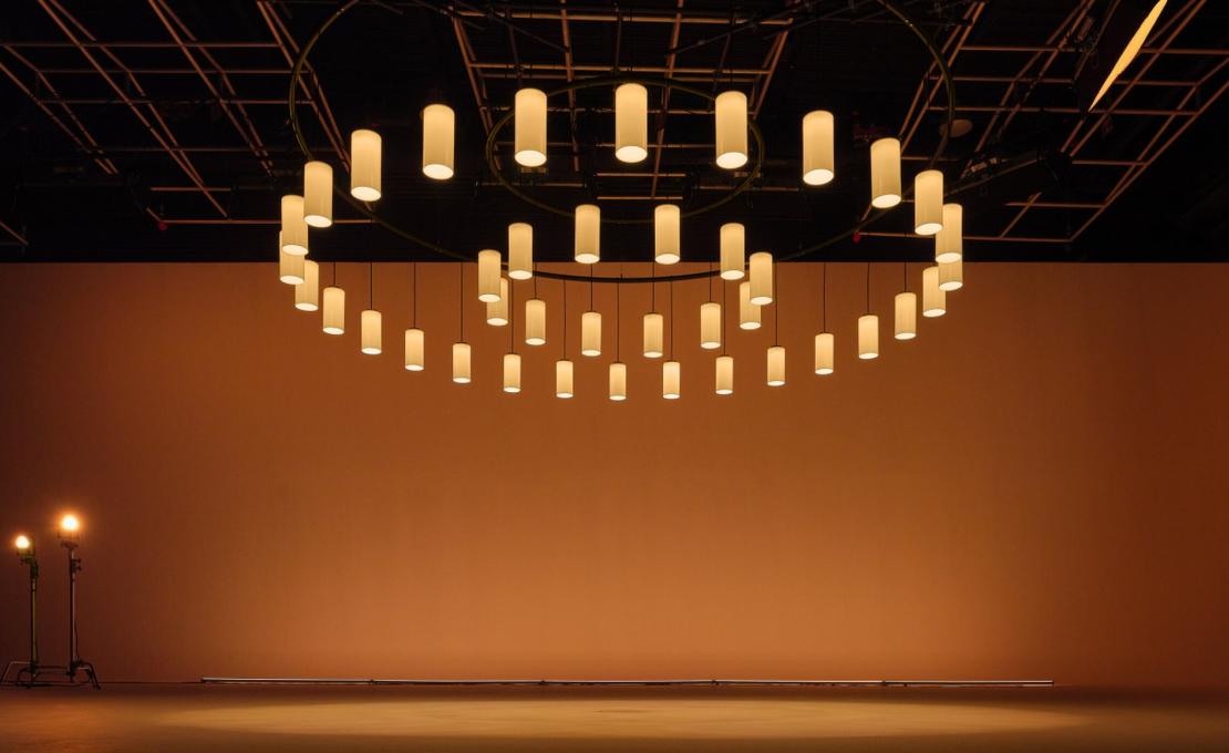 Подвесной светильник от фабрики Santa&Cole модель Cirio Circular Suspension Lamp