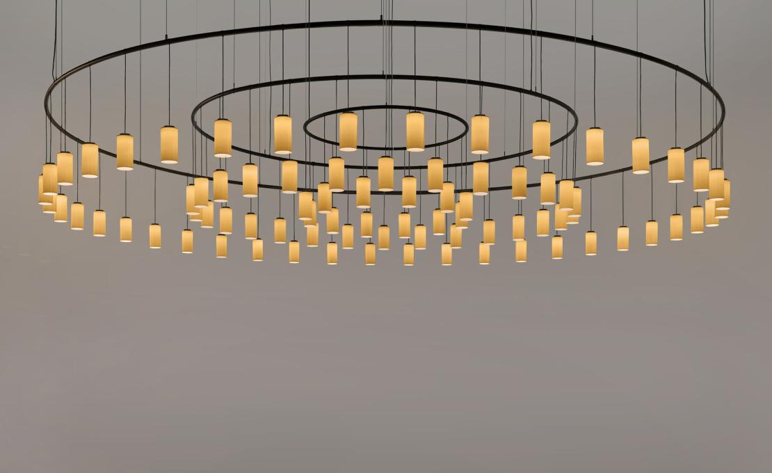 Подвесной светильник от фабрики Santa&Cole модель Cirio Circular Suspension Lamp