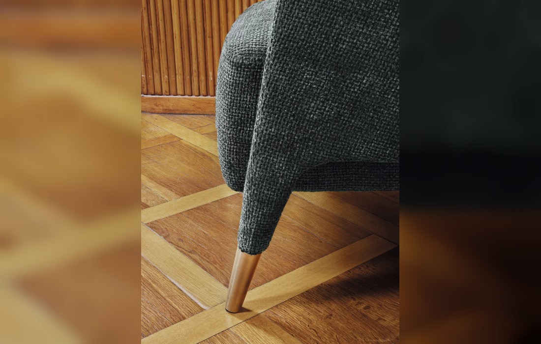 Кресло D.151.4 фабрики Molteni — дизайн Gio Ponti