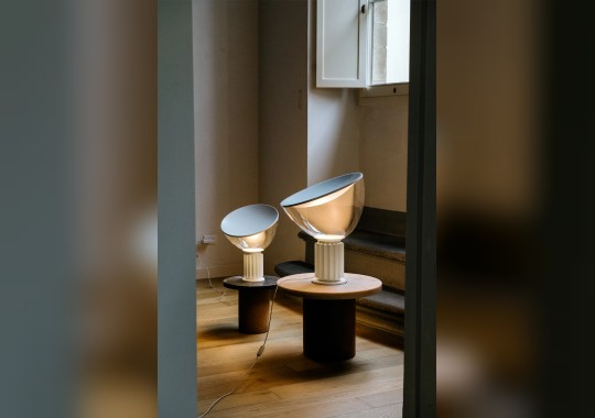 Лампа со стальным основанием Flos - Taccia