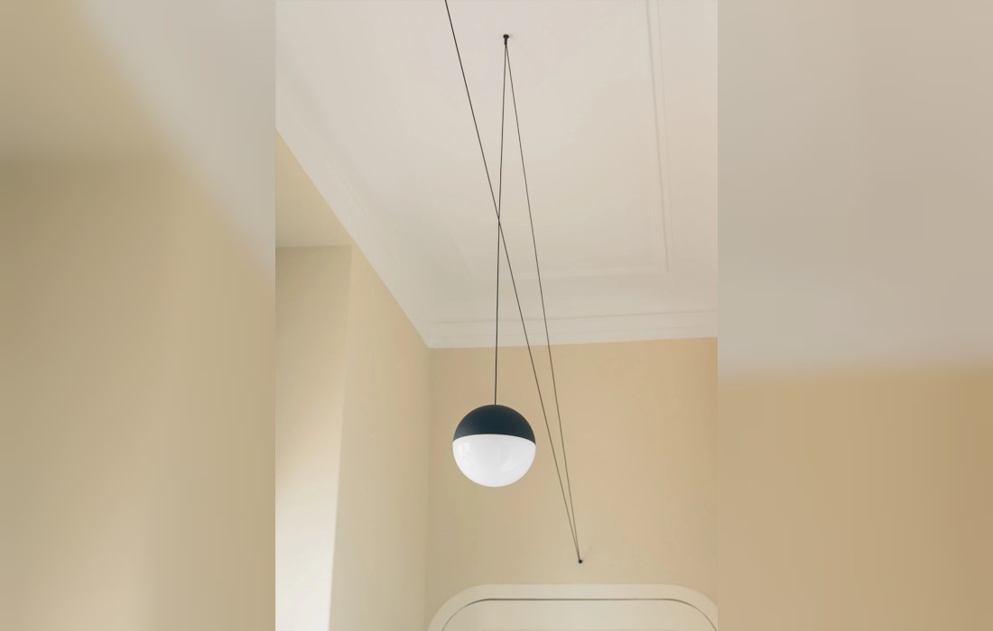 Светильник с черным мягким кабелем Flos - String Light