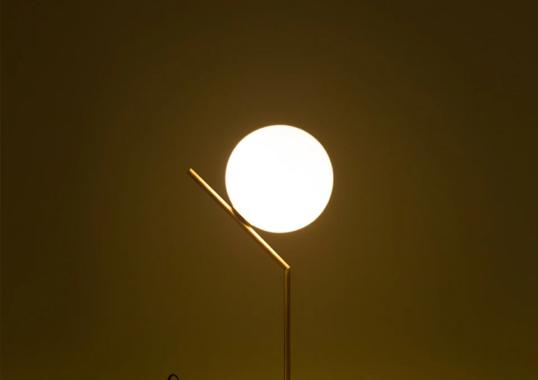 Настольная лампа модель IC Light Table Lamp от фабрики Flos image 5