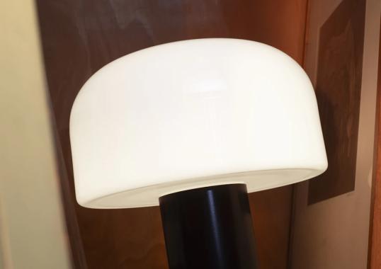 Настольная лампа модель Bellhop Table Lamp от фабрики Flos image 4