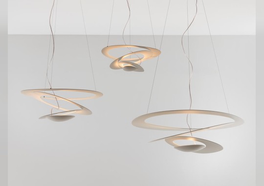 Люстра спиралевидной формы создавая яркие световые эффекты Artemide - Pirce image 1