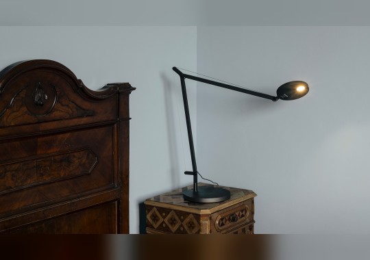 Настольная лампа с детектором движения в белом и черном цвете Artemide - Demetra Table 1734W10A image 3