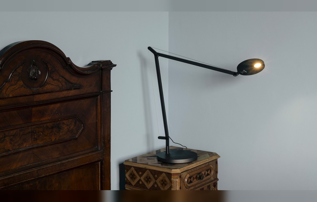 Настольная лампа с детектором движения Artemide - Demetra