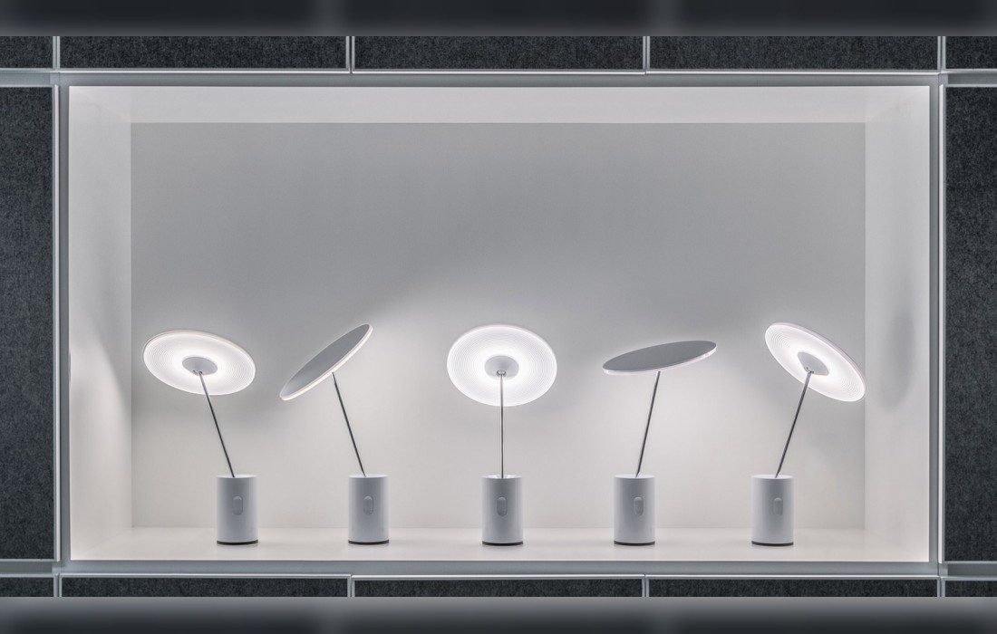 Настольная лампа с цилиндрическим основанием Artemide - Sisifo