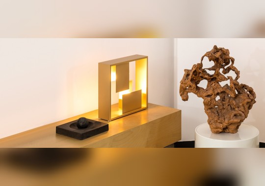 Настольная лампа с металлическим экраном Artemide - Fato