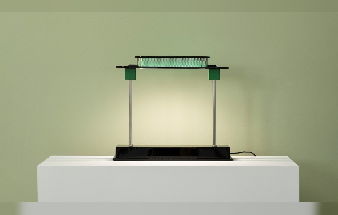 Настольная лампа с зеленым метакрилатом Artemide - Pausania