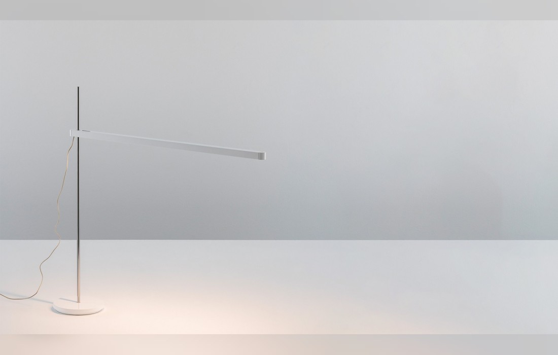 Настольная лампа в белой матовой отделке Artemide - Talak professional