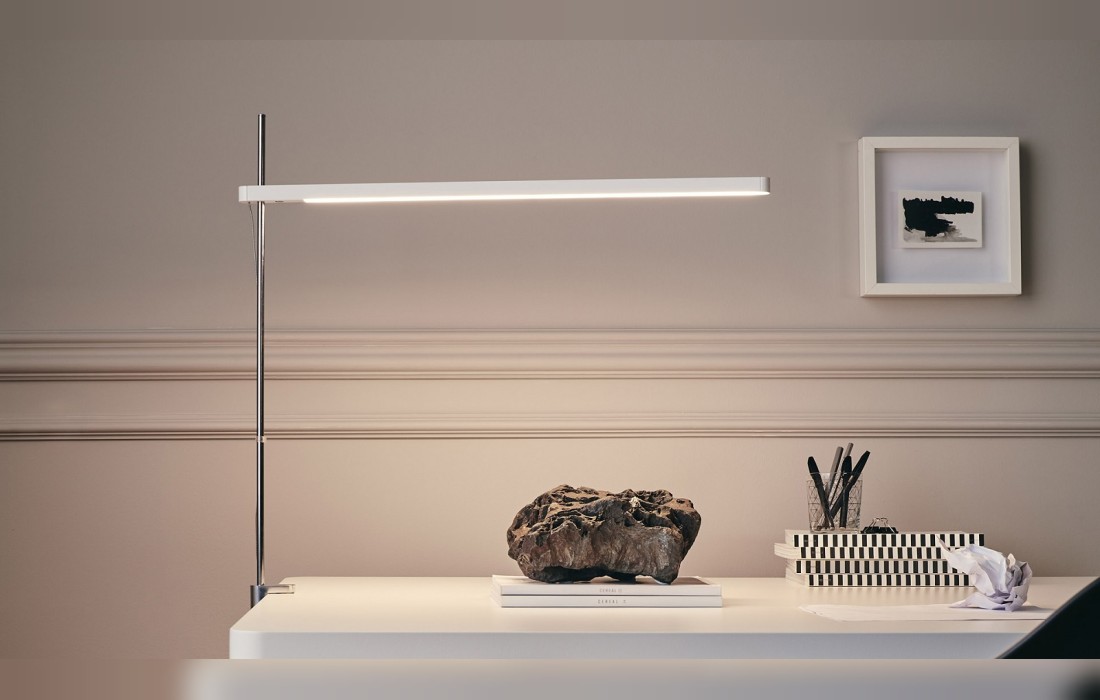Настольная лампа в белой матовой отделке Artemide - Talak professional