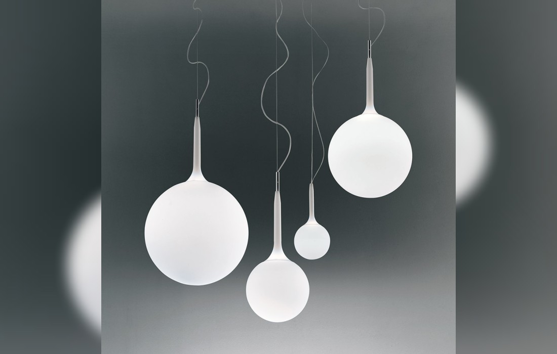 Светильник из муранского стекла молочного цвета Artemide - Castore