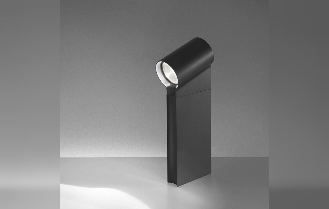 Уличный напольный светильник Oblique T086300 Artemide