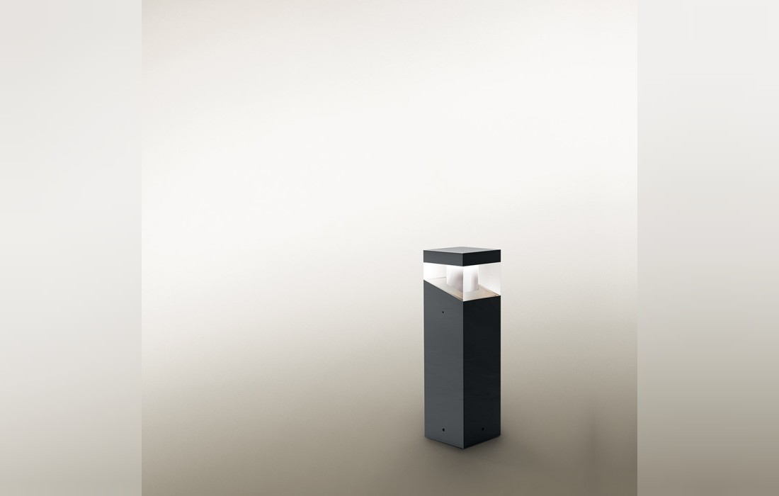 Уличный напольный светильник Tetragono T417100W00 Artemide