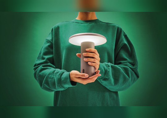 Настольная лампа модель Takku от фабрики Artemide image 5