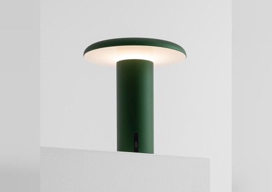 Настольная лампа модель Takku от фабрики Artemide image 6