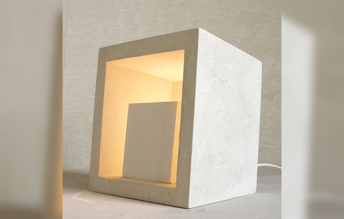 Настольная лампа от фабрики Pimar Limestone модель Omaggio Al Quadrato Lecce 