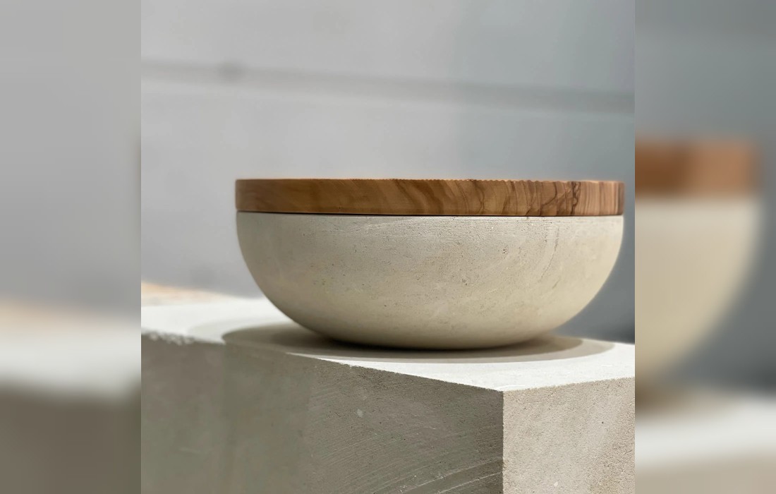 Ваза от фабрики Pimar Limestone модель Rito N. 3 E Lecce Limestone Bowl with Olive Wood Lid